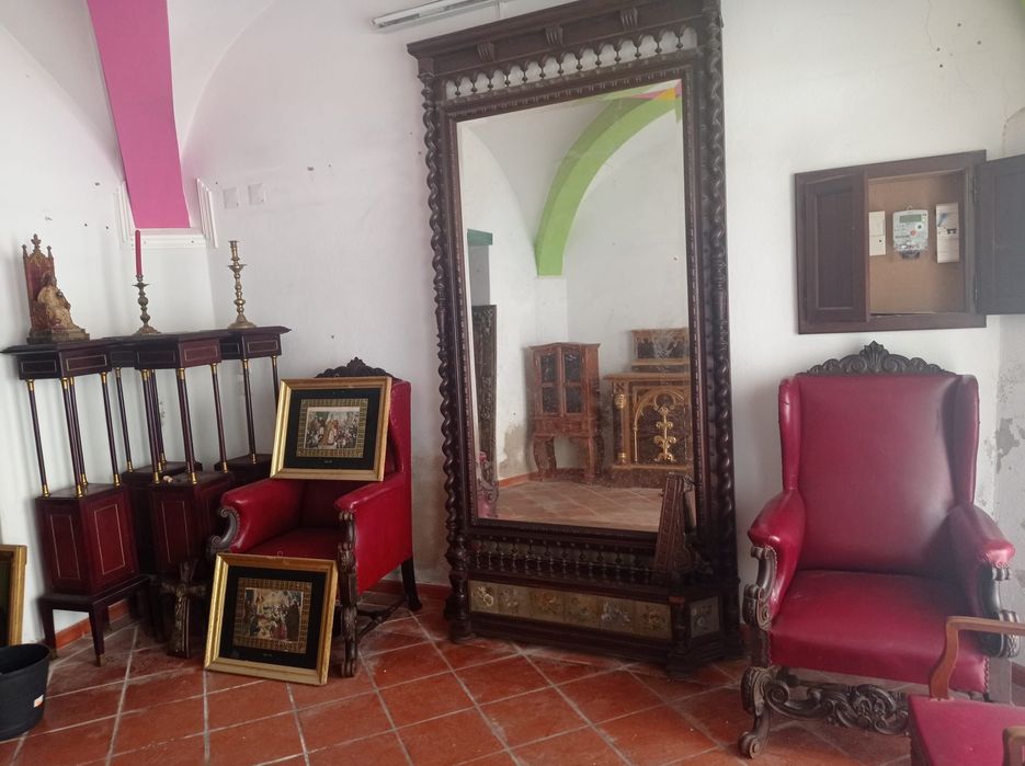 Poltronas e espelho século XIX