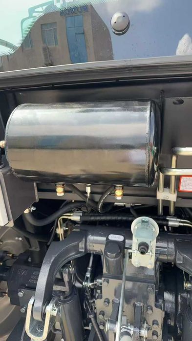 Трактор колісний БІЗОН 1104