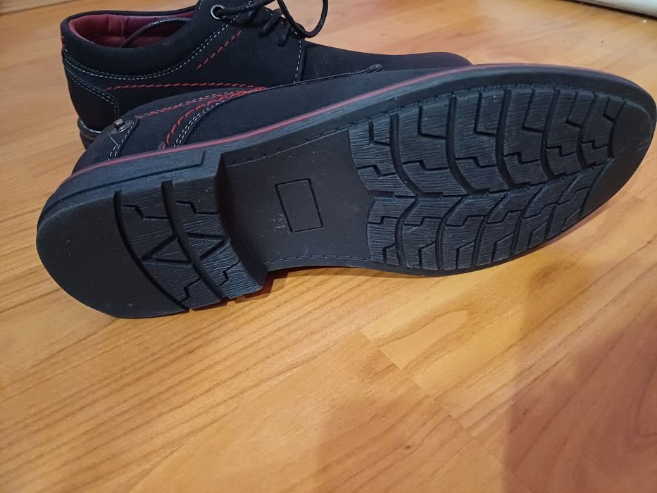 Туфлі для хлопця 37розмір