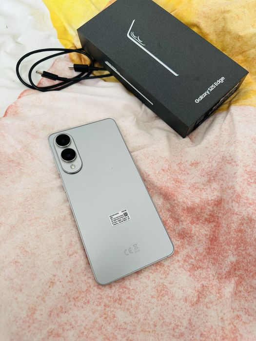 Samsung S25 Edge 256GB com 1 mês