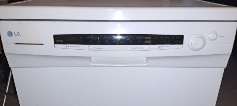 Máquina lavar louça LG cor branca