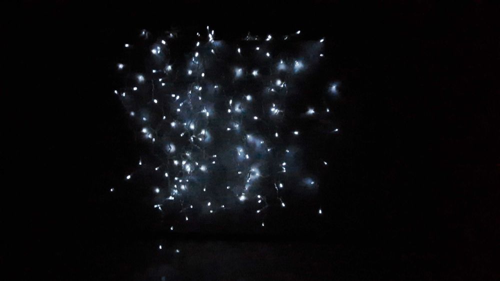 Luzes decorativas  em cascata. cor branca 1,80 de comprimento.