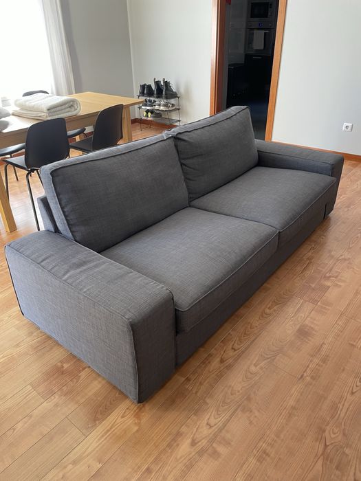 Sofá KIVIK 3 lugares cinzento escuro