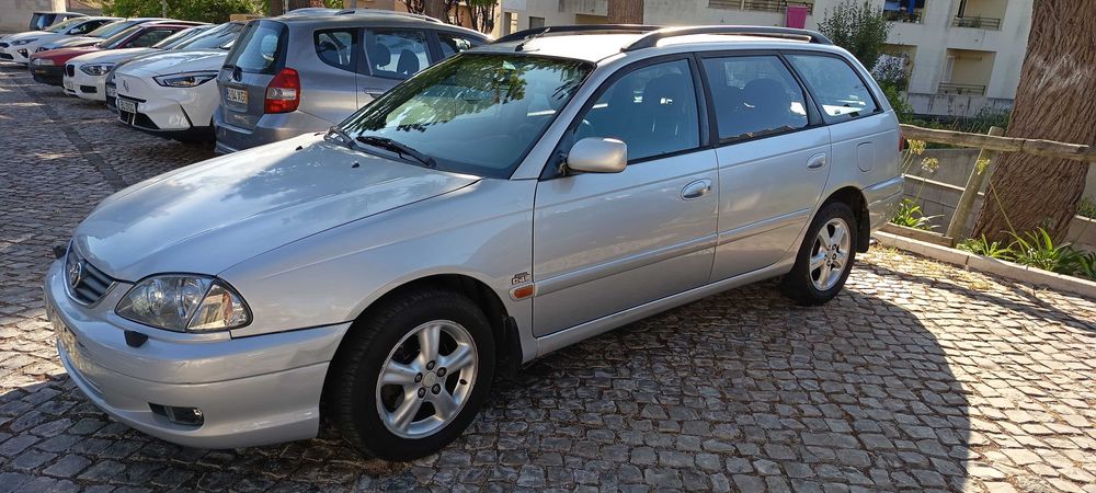 Toyota Avensis SW 2.0 D-4D (2001)