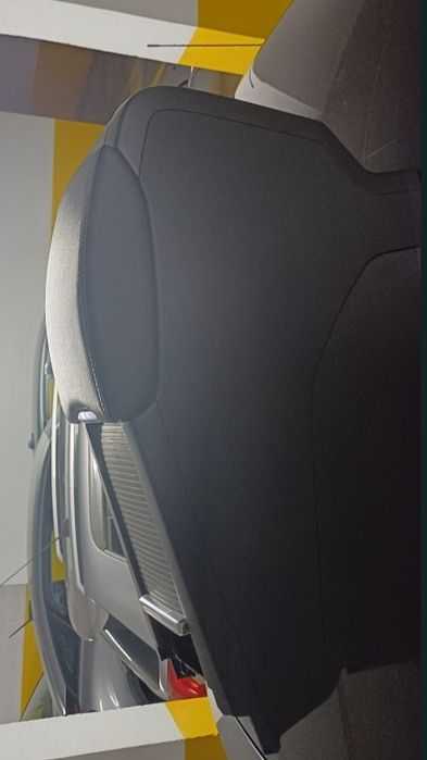 Apoio de braço central - Volvo v60 R design D4  de 2014