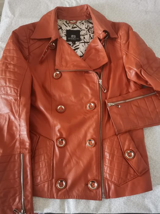 Куртка кожаная в в хорошем состоянии цвет рыжый на молнии размер 50