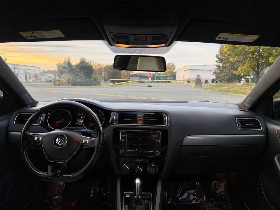 Volkswagen Jetta      2016