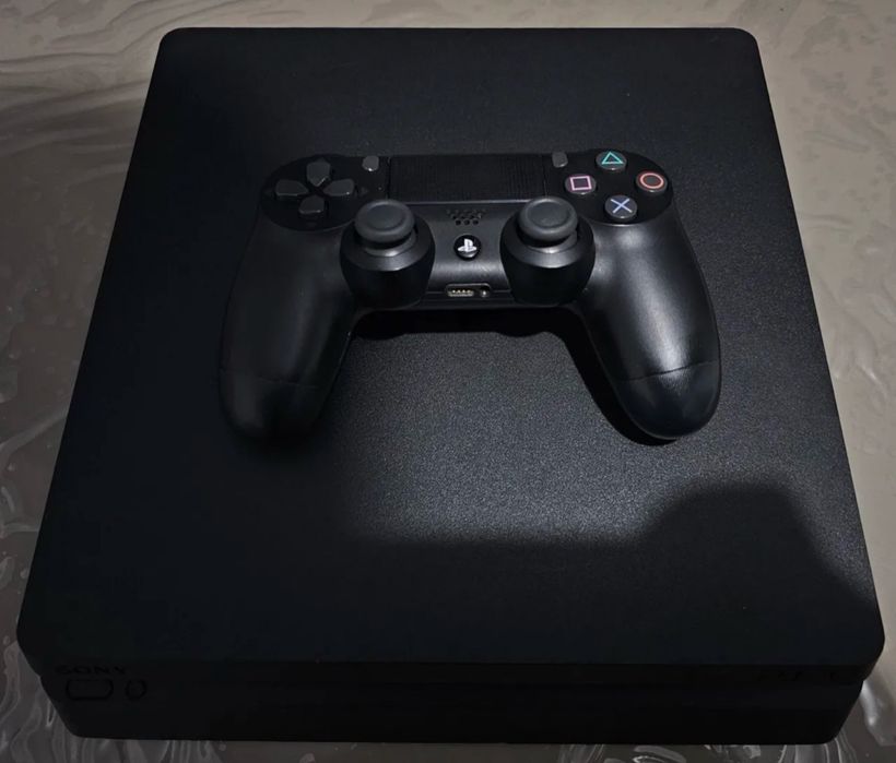 Ps4 slim 500GB bom estado