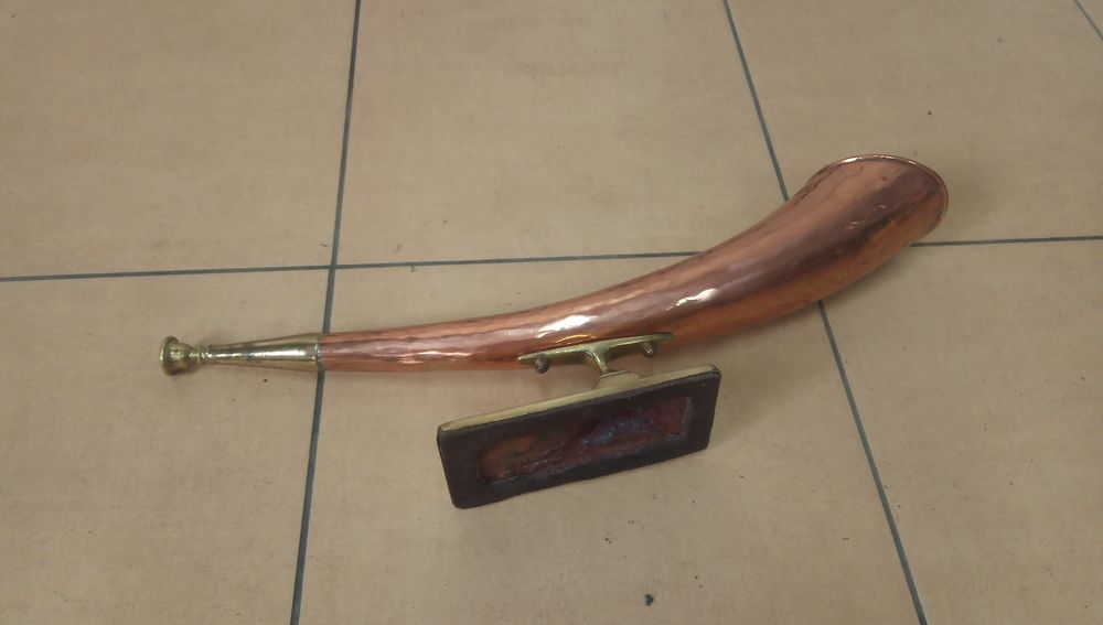 Duza figurka ozdoba róg sygnalizacyjny myśliwski? Miedź i mosiądz