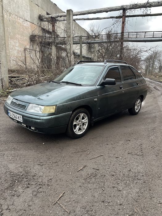 Авто технічно в гарному стані , сів та катайся.
Ходову перебирали все мягенько
На гарних титанах , не варені.

1.6 8 клоп
Газу немає і не було.
По мотору не димить , працює рівненько.
По  коробці також без нарікань, зроблена короткоходна куліса, перемикає чудово.

Є музика, центральний замок, 
Допрацьовані тормоза  , чудово тормозить від пріори

По кузову не гнила стан видно на фото  , із нюансів потребує пару латок по дну ,нічого критичного.

Любий вид переоформлення