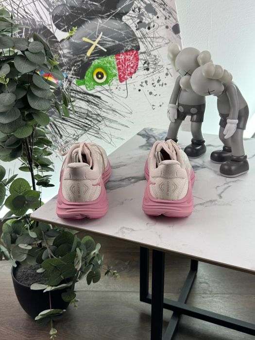Кросівки Hoka Clifton 10 40.5 розмір Е11911