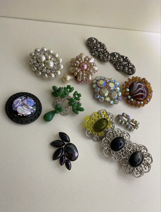 Брошки, запонки, заколки,каблучка