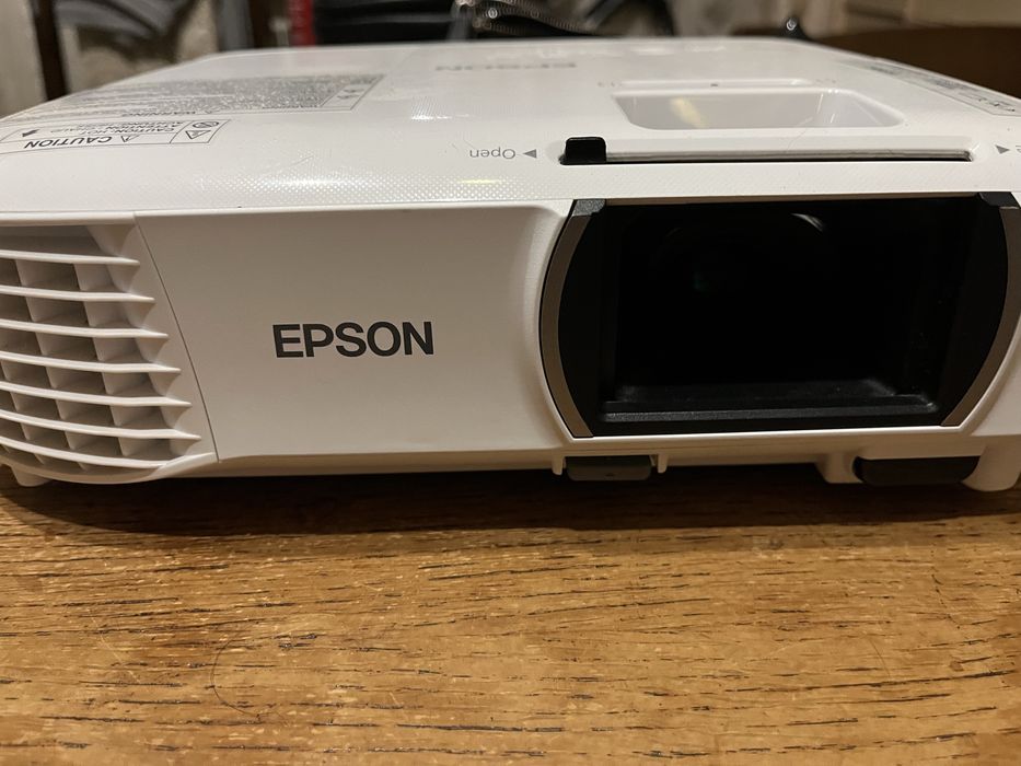 Проектор Epson EH-TW750