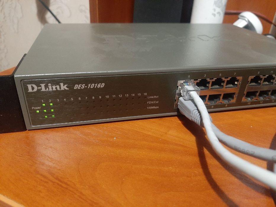 Комутатор мережевий D-Link DES-1016D (16port)