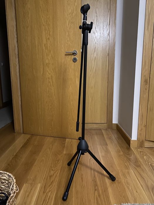 Suporte para microfone da marca Athletic.eu