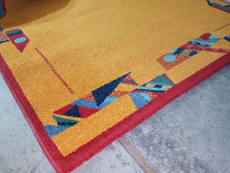 Belíssima carpete em exemplar estado de conservação, medidas: 175/117c