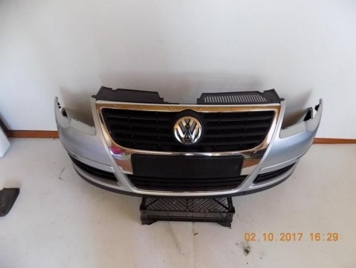 Бампер Решотка Volkswagen Passat B6