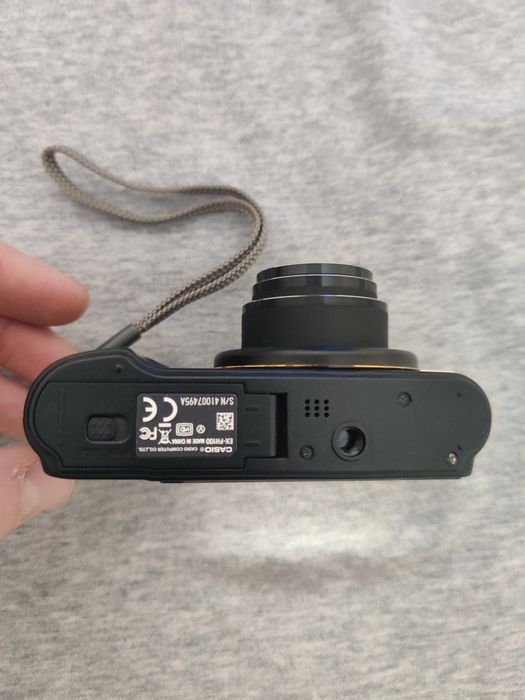 Casio Exilim EX-FH 100 Black Metal Фотоапарат фотокамера