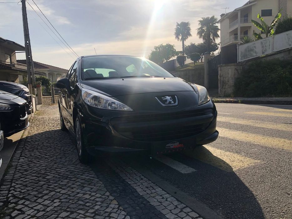 Peugeot 207 gasolina 140mil klm
