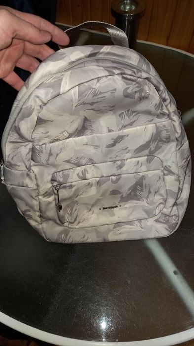 Рюкзаки продам , брендові