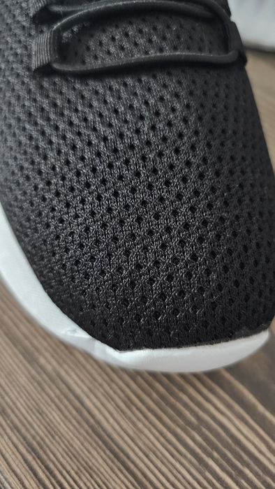 Кросівки  чорні 42 розмір