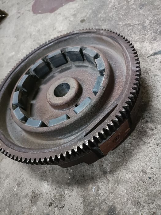 Koło zamachowe magnesowe do traktorek kosiarka Briggs Intek v-twin