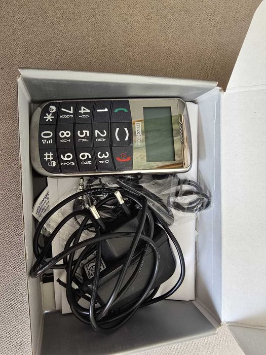 Telefon dla seniora MAXCOM MM450BB