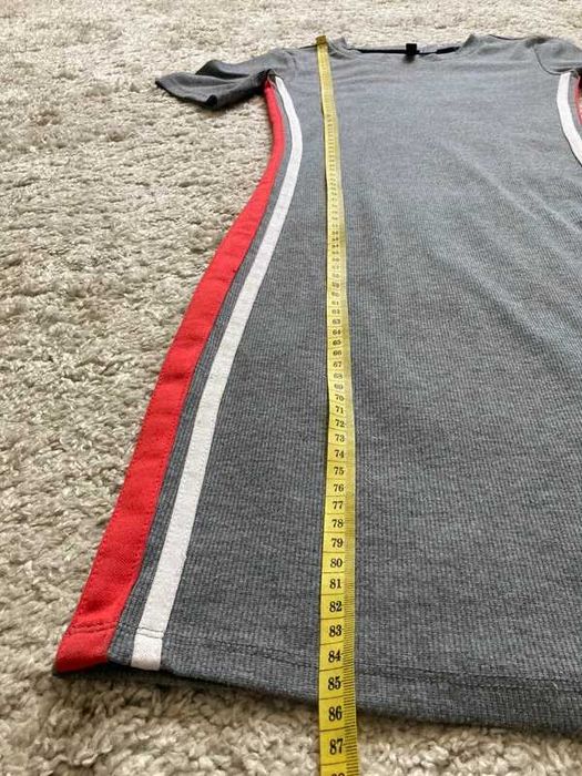 Szara popielata dopasowana krótka sukienka prążek H&M 34
