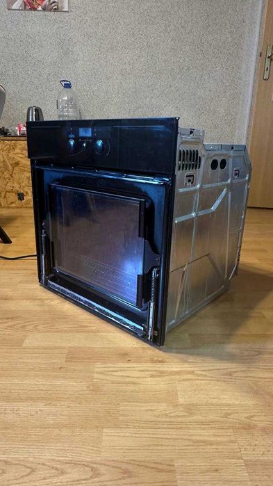 Духова шафа Whirlpool AKZ 2431 вбудована, робоча