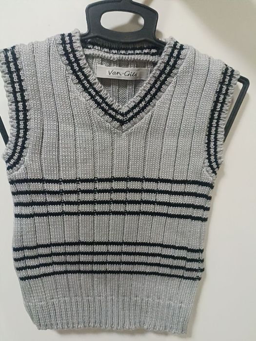 Безрукавка жилетка трикотажна дитяча на ріст 86-92