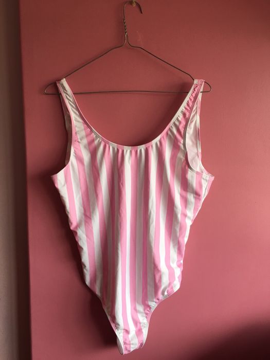 Fatos de banho cor de rosa