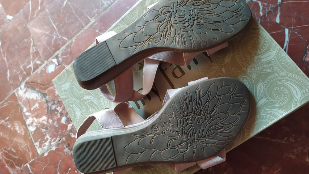 Buty tekstylne dla dziewczynki, rozmiar 38