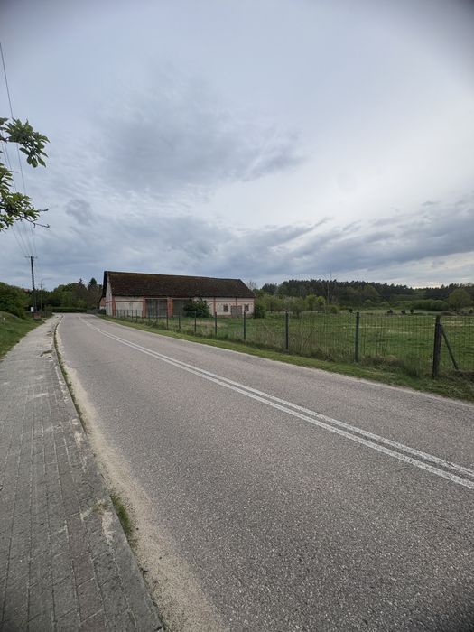 Budynek mieszkalny+budynek gospodarczy 3,3 ha ziemi ( bezterminowe WZ)