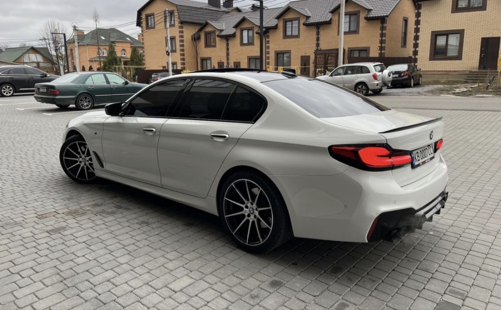 BMW G30 530i M paket максимальная комплектация
