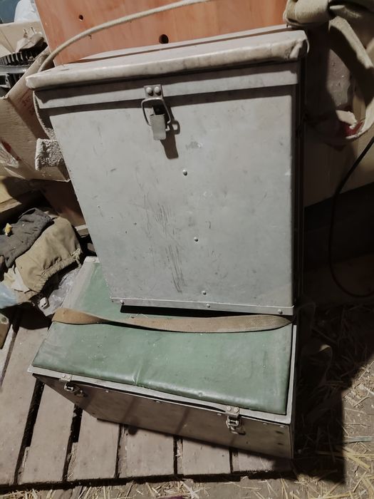 Продам куртки разные и др амуниц.