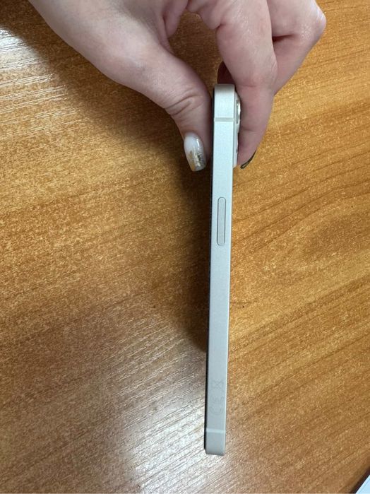 iPhone 13, 128 GB, ідеальний стан, батарея 83% + подарунки