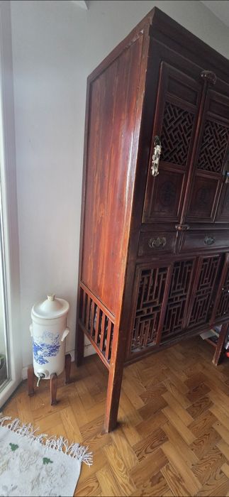 Móvel de loiças Chinês em óptimo estado.