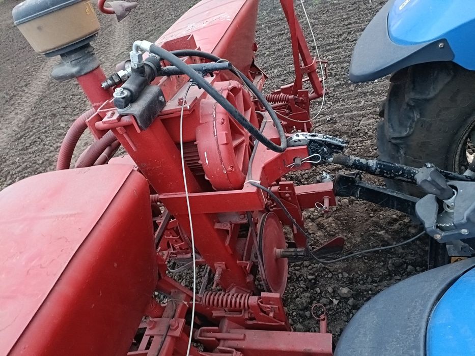 Siewnik do kukurydzy Becker 4 rzędowy