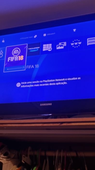 Ps4 Slim com comando
