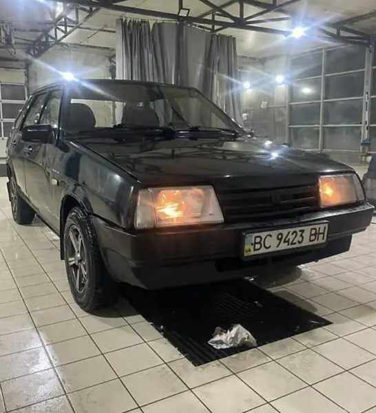 ВАЗ 2109 в хорошому стані.