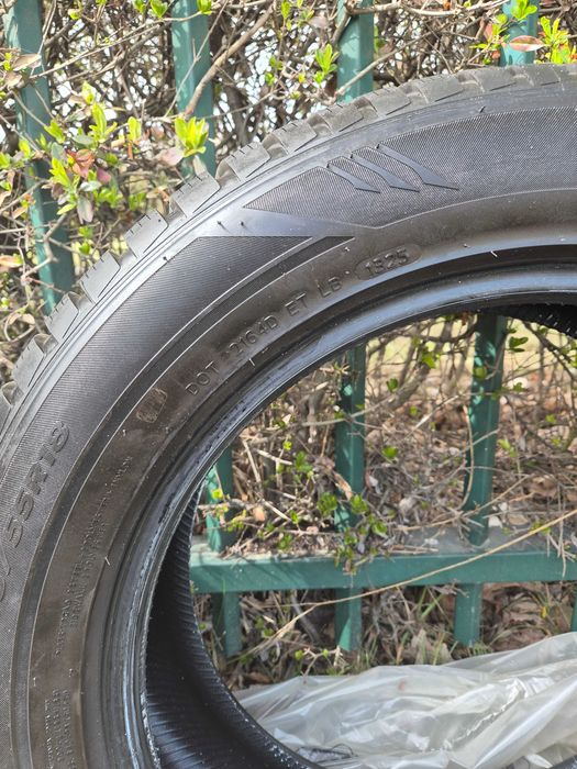Opony zimowe Laufenn 235/55 R18