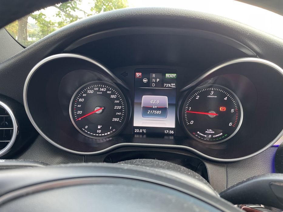 Mercedes-Benz C 300 h Sedan (Híbrido/Diesel) – Junho de 2015 – 212.000 km – Full Extras Premium