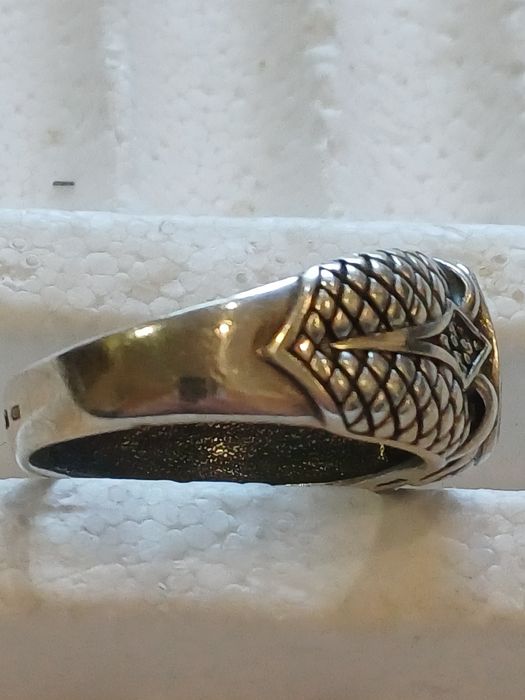Мужской серебряный перстень