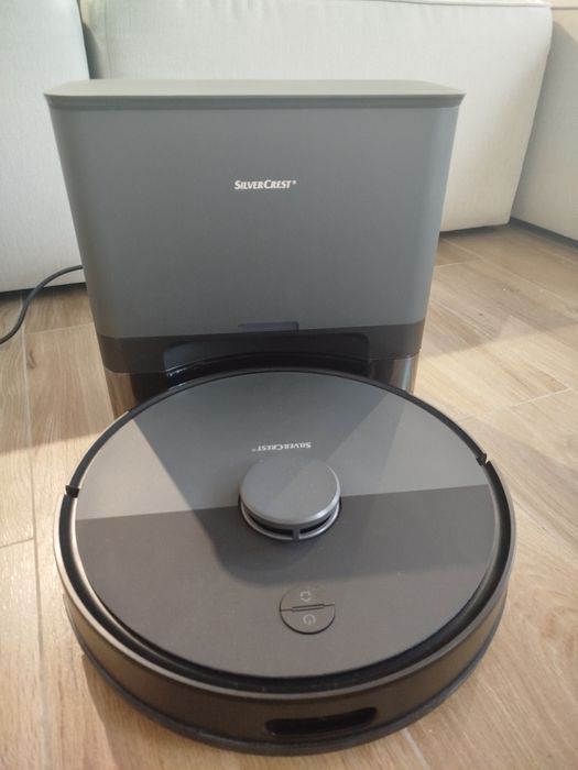 Robot sprzątający silvercrest ze stacją opróżniającą .fabrycznie nowy.