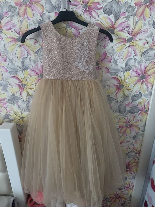 Сукня святкова для дівчинки