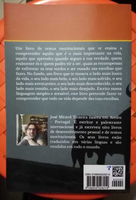 O Touro que se apaixonou pela Lua - José Micard Teixeira