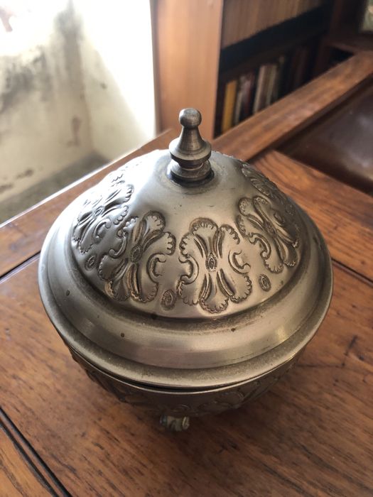 Peça  com banho de prata muito antiga