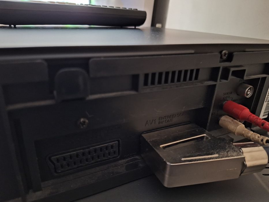 Magnetowid JVC HR-J668EU