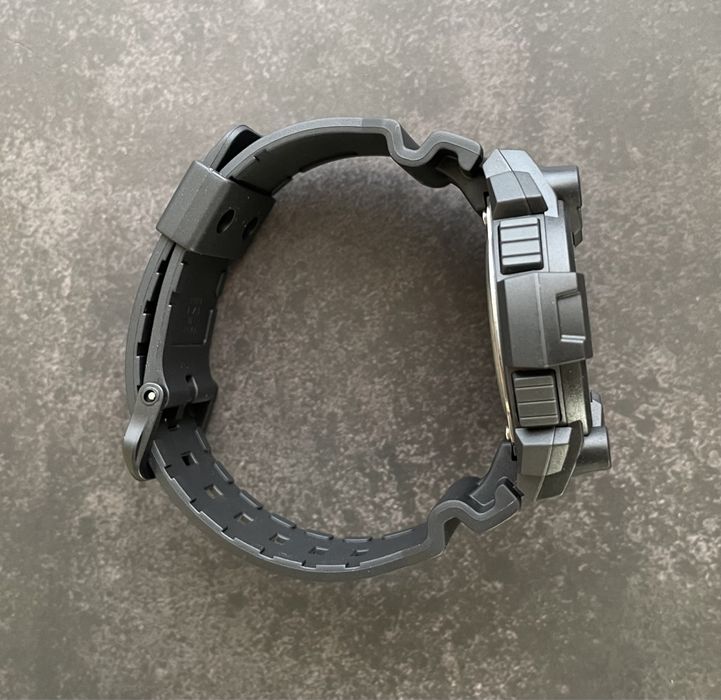 Годинник наручний Casio WS-1300H-1A новий оригінал з підсвіткою