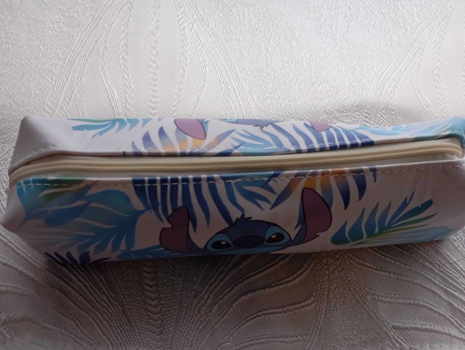 Conjunto de estojo e caderno